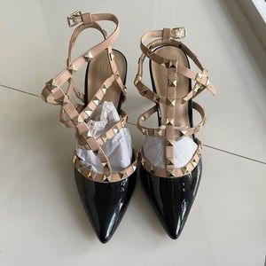 Mix no.6, 3 1/2 inch heels. Black and beige with gold stones.